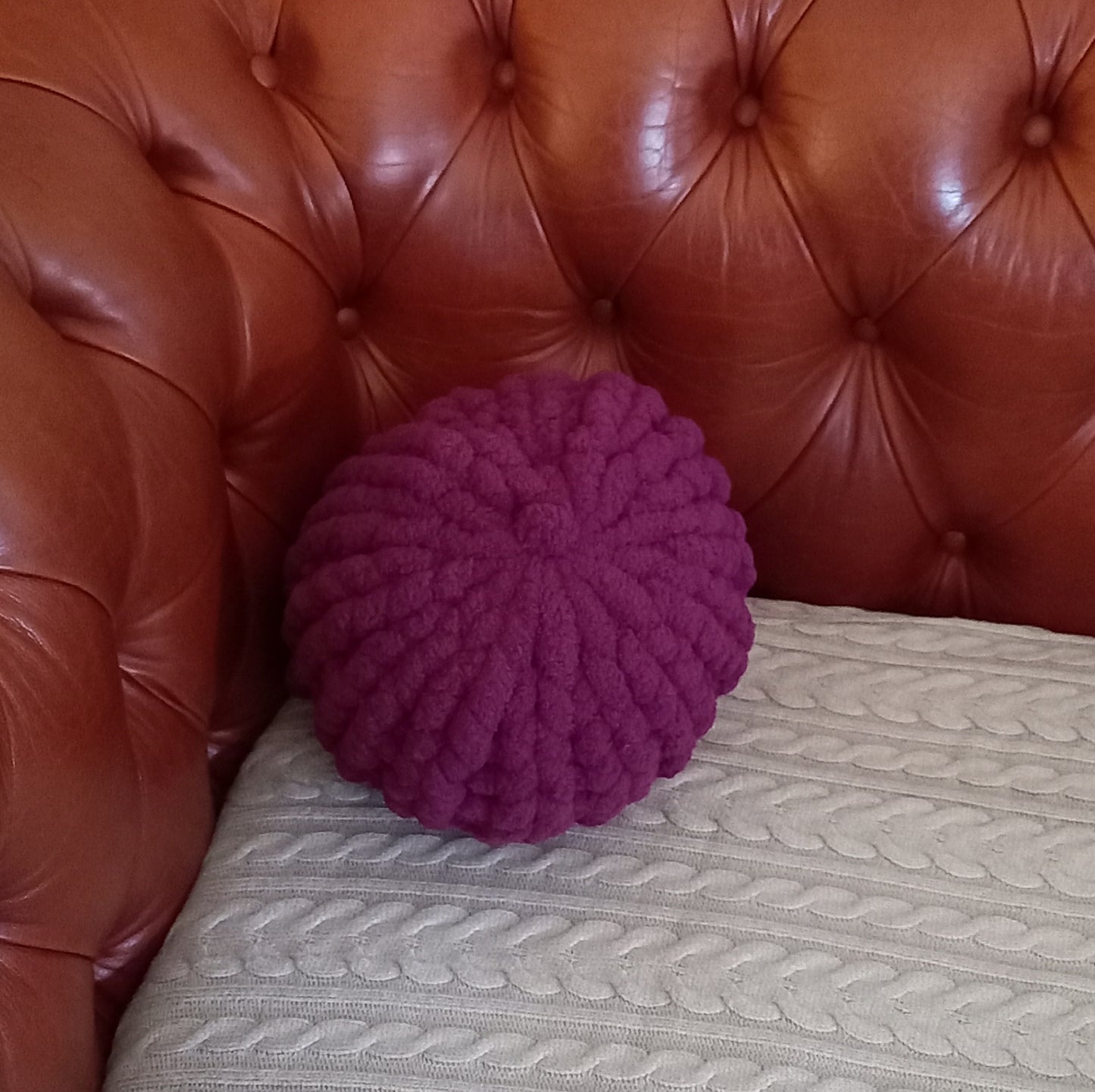 Round Hand-Knit Pillow Pouf - Compact Decorative Cushion (26cm)