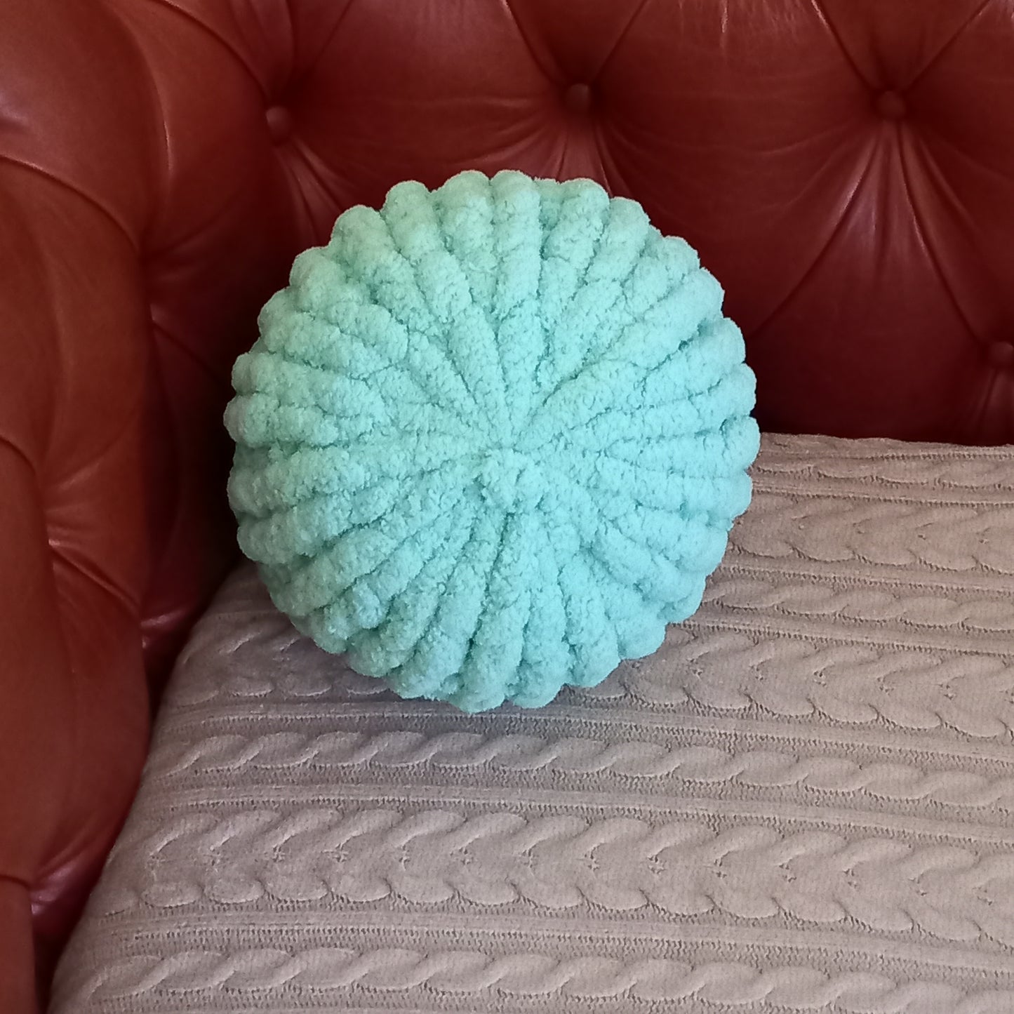 Round Hand-Knit Pillow Pouf - Compact Decorative Cushion (26cm)